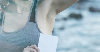 Die richtige Pflege nach Achselrasur – Streichelzart und unbehaart