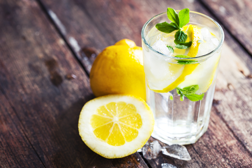 wasser mit zitrone ohne zucker