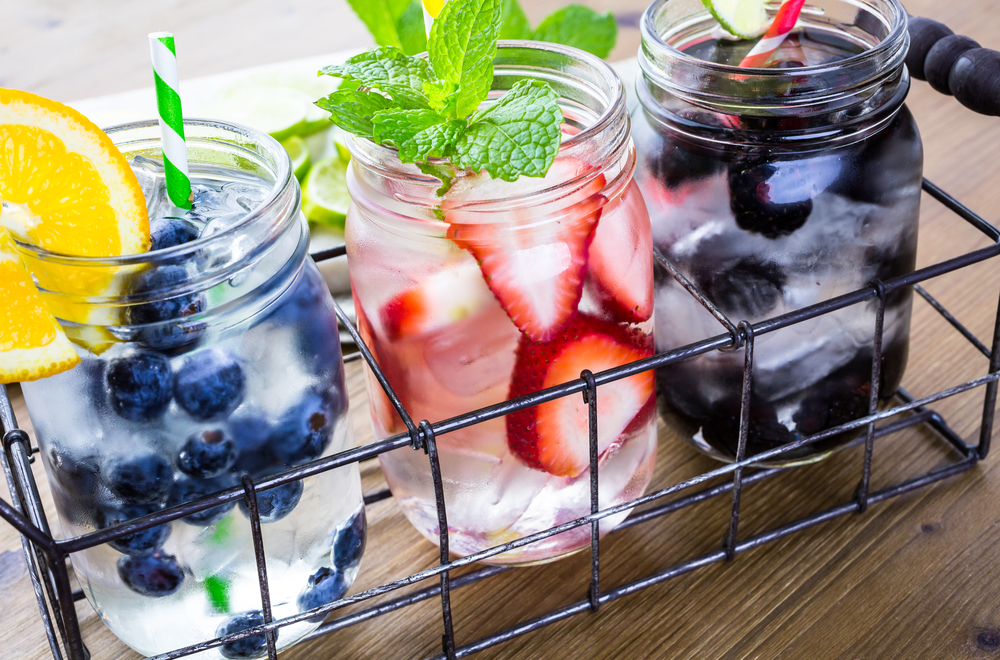 wasser mit beeren