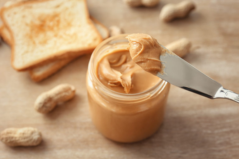 cremige erdnussbutter