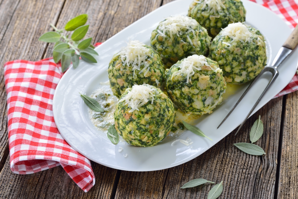 semmelknödel zubereiten