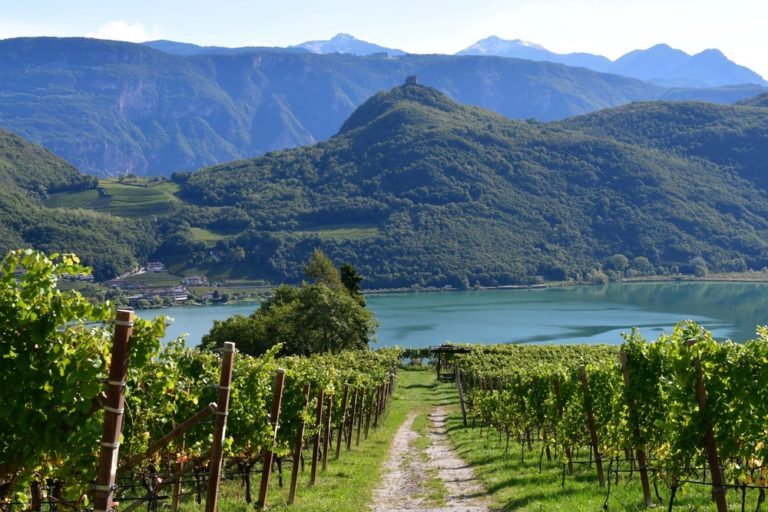 Luxus genießen am Kalterer See: Perfekt für romantische Stunden
