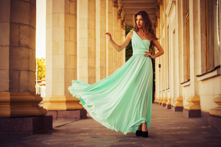 Das Maxikleid: Elegante Bekleidung in maximaler Länge