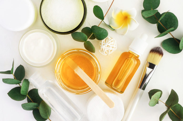 Herkömmliche Kosmetika vs. Naturkosmetik: Das sind die 6 größten Unterschiede
