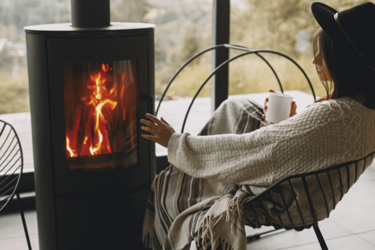 Ein kuscheliger Winter mit Premium Brennholz