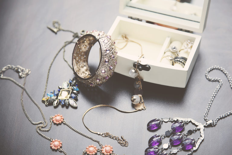 Schmuck verkaufen: Worauf muss man achten?