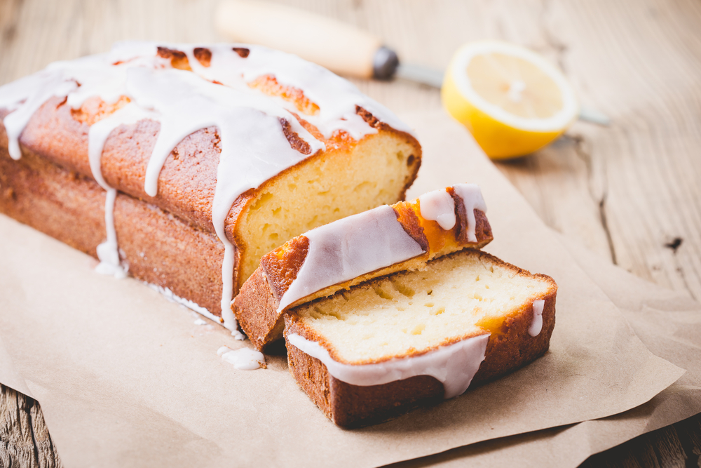 zuckerguss auf kuchen