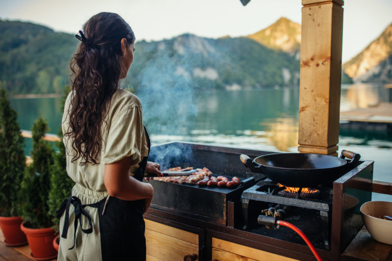 Must-Have-Geräte und Zubehör für die Outdoor-Küche