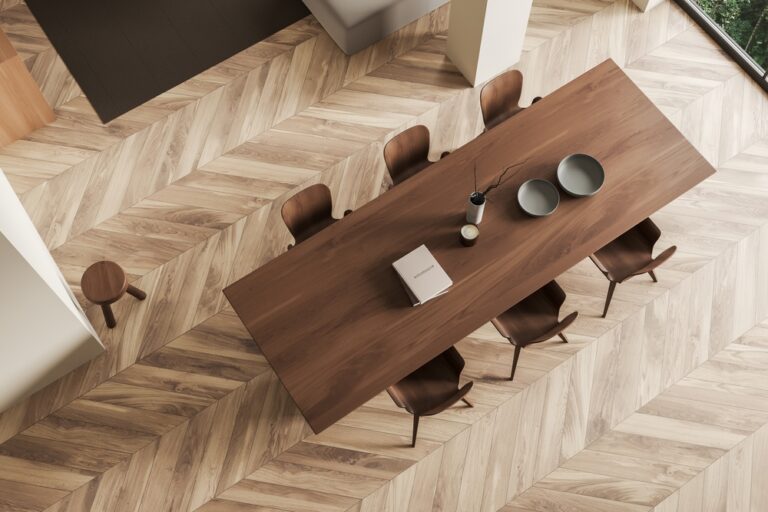 Elegant und robust: Hochwertige Holztische aus Eiche