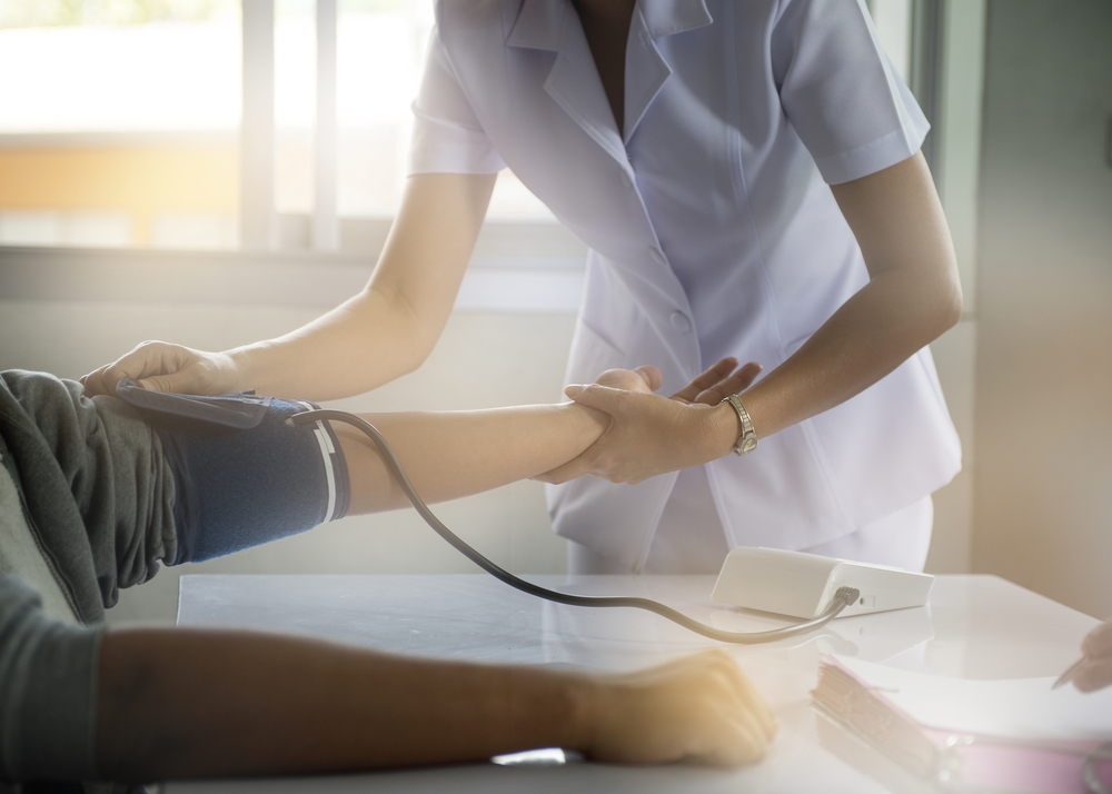 krankenschwester miss blutdruck