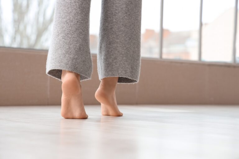 Laminat oder Vinyl Loose Lay: Welche Bodenart passt besser zu dir?